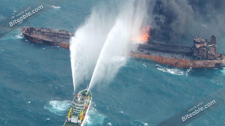 Разлив нефти танкер