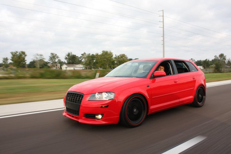 Красная Ауди