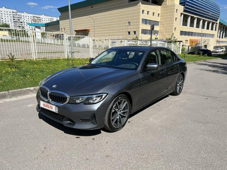 БМВ 318 2019