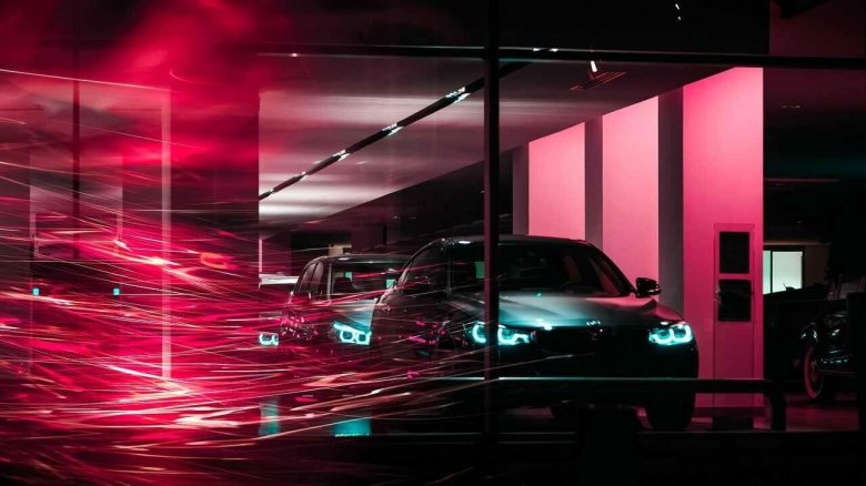 Яркие машины