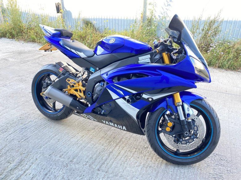 Ямаха р6 синий
