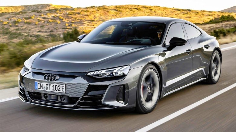 Ауди е-трон gt 2021