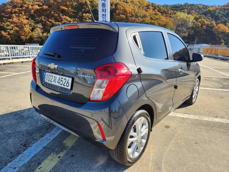 Серый шевроле