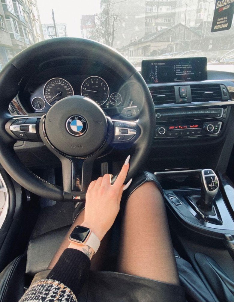 Бмв с девушкой