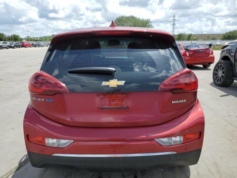 Chevrolet bolt электромобиль