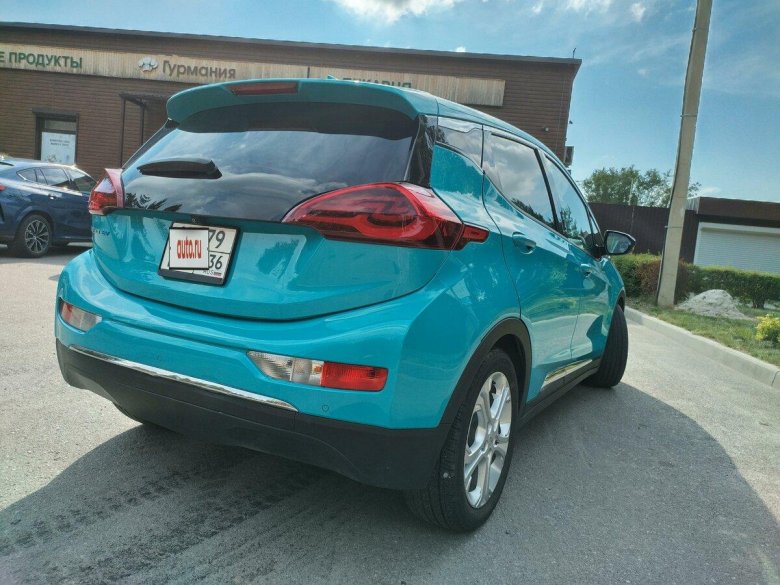 Синий шевроле