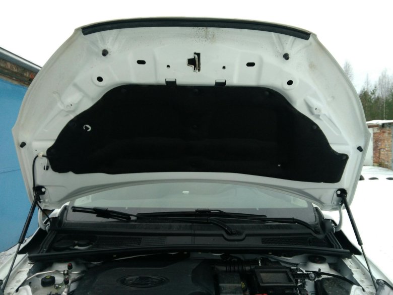 Уплотнитель капота Лада XRAY