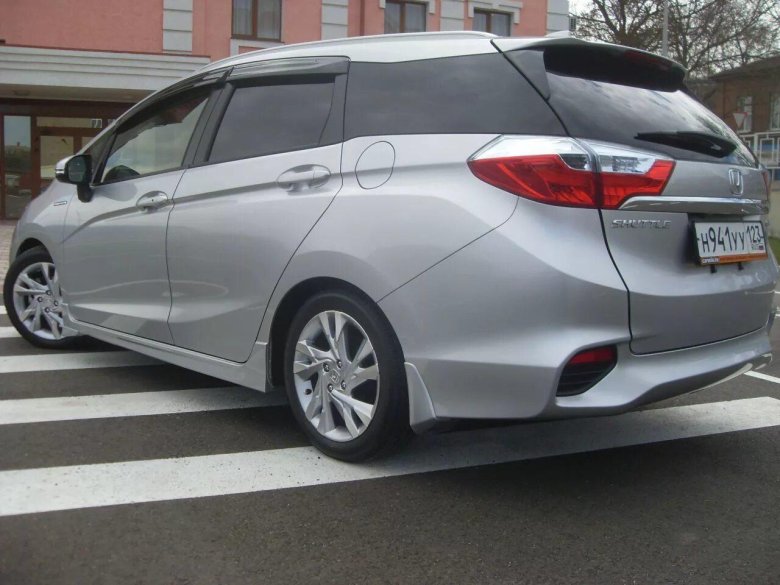 Honda Fit Shuttle на 16 колесах