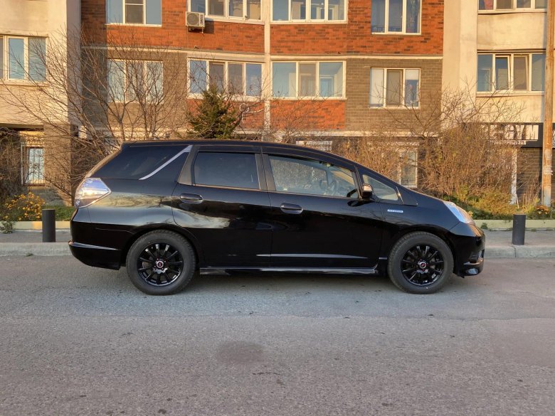 Хонда фит шаттл на 17 литье