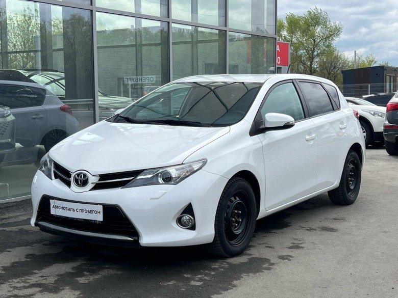 Toyota auris 2014 хэтчбек