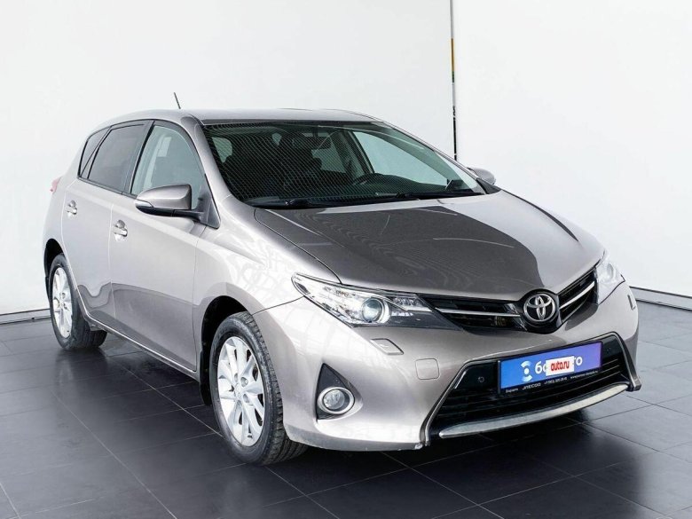 Toyota auris 2017 универсал