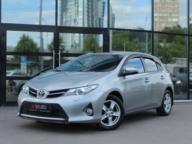 Тойота аурис 2013 хэтчбек