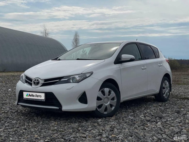 Тойота аурис 2014г