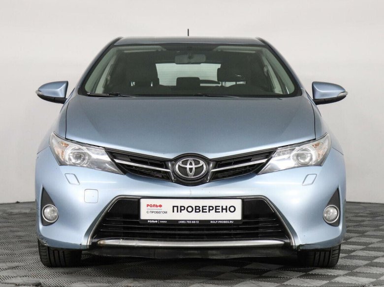 Тойота аурис 2014