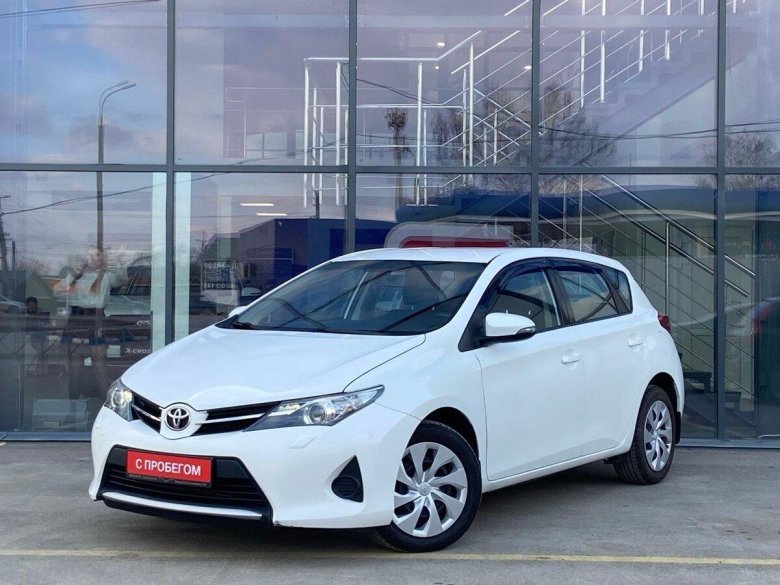 Тойота аурис 2014г