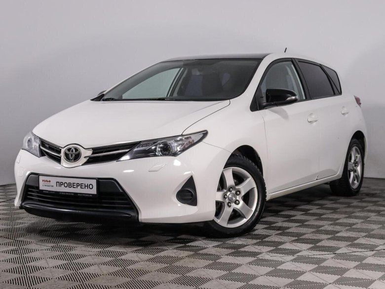 Тойота аурис 2013г