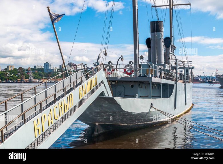 Красный Вымпел корабль во Владивостоке