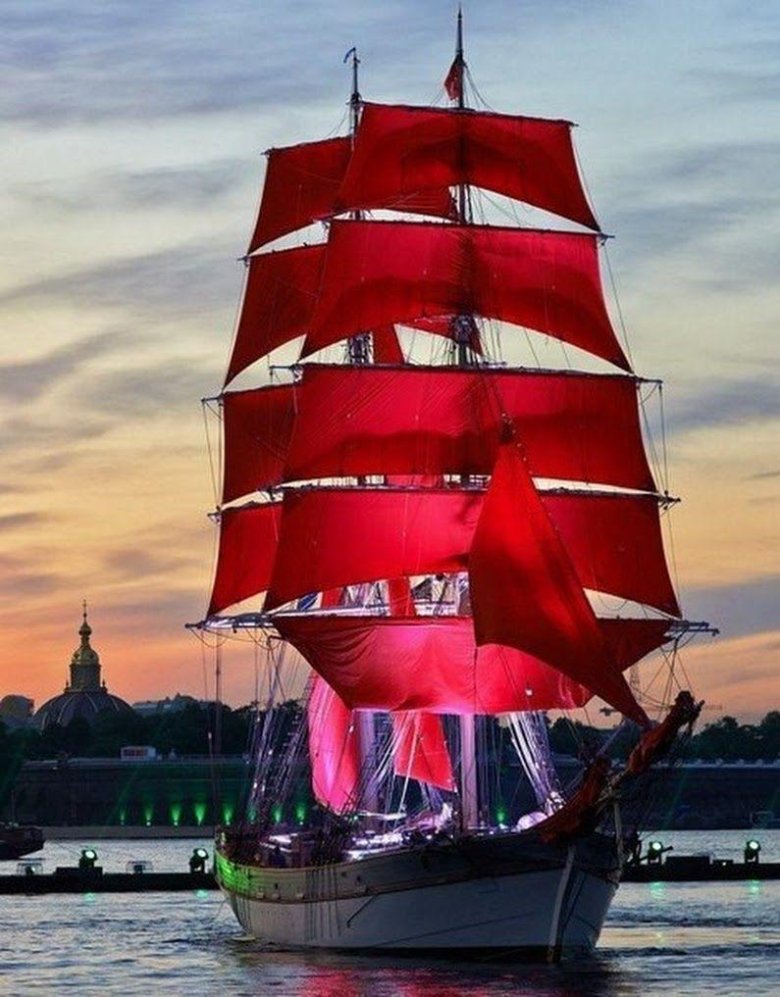 Корабль Алые паруса в Санкт-Петербурге
