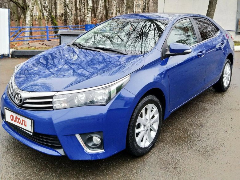 Тойота Королла 2013 синяя