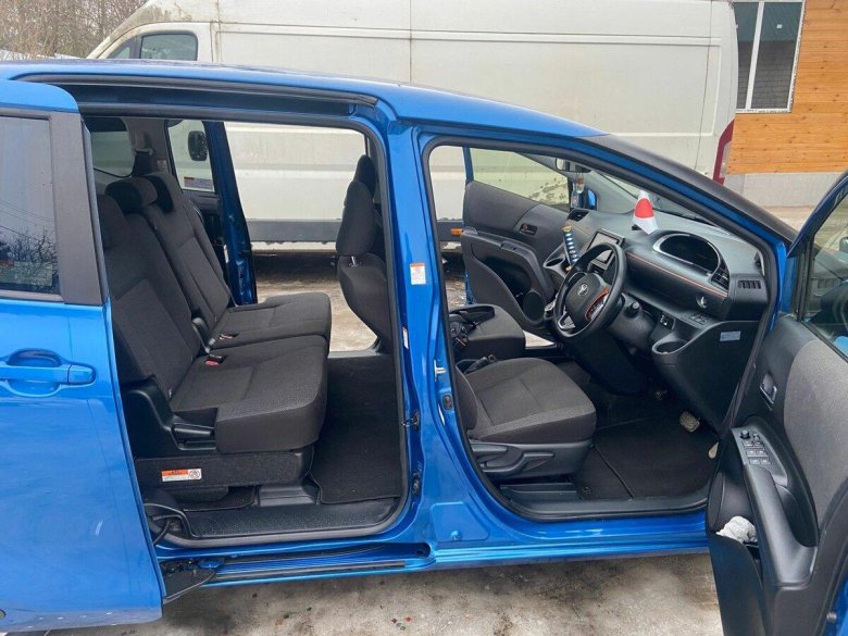 Тойота сиента