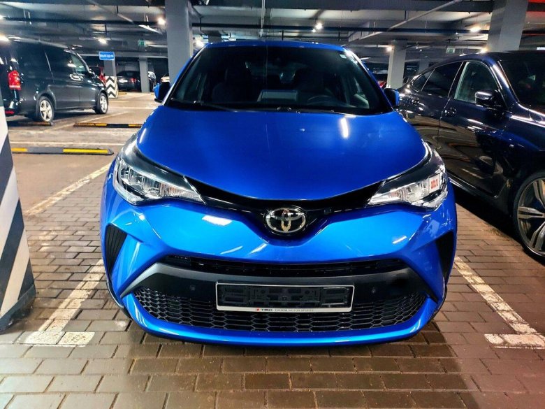 Синяя тойота