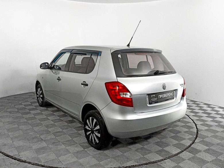 Шкода фабия 2011