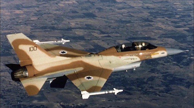 F 16 истребитель