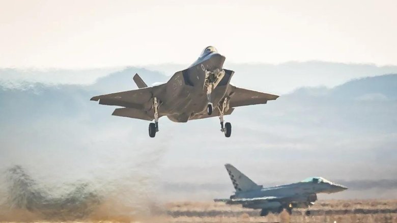 Истребитель f 35