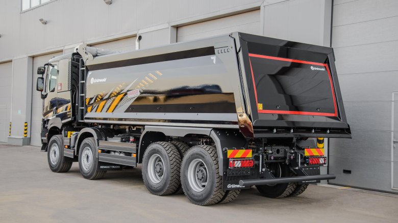 Вольво самосвал 8х4 новый