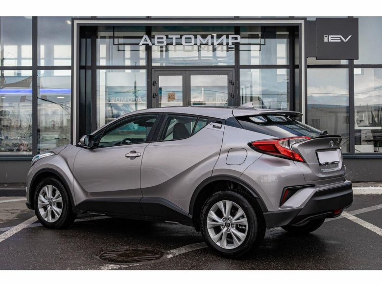 Серая тойота