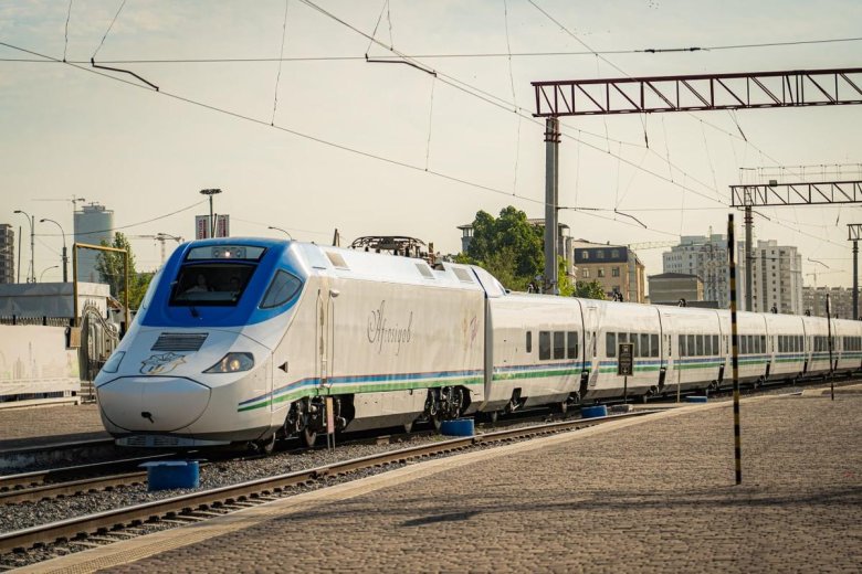 Скоростной поезд афросиаб