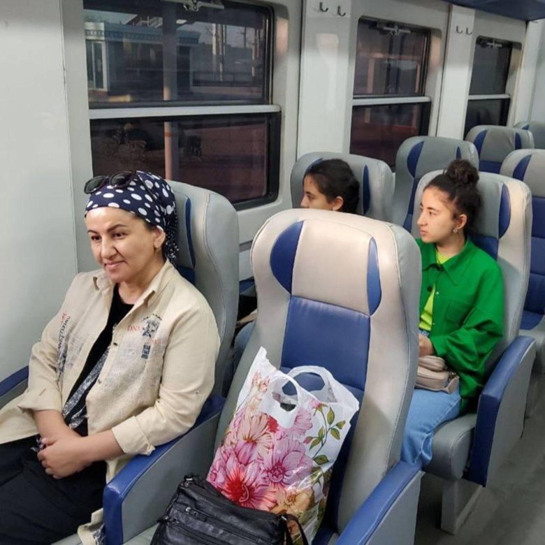 Поезд Ташкент-Ходжикент