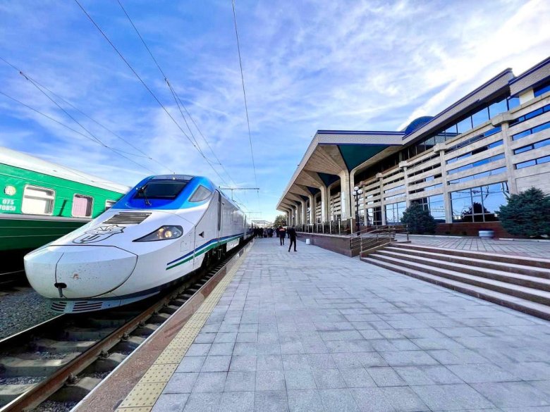 Скоростной поезд афросиаб ташкент самарканд