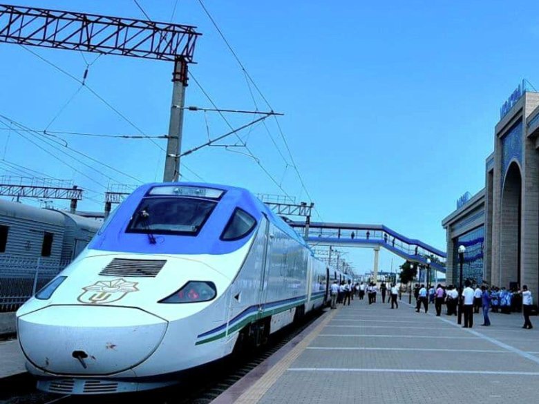 Afrosiyob электропоезд