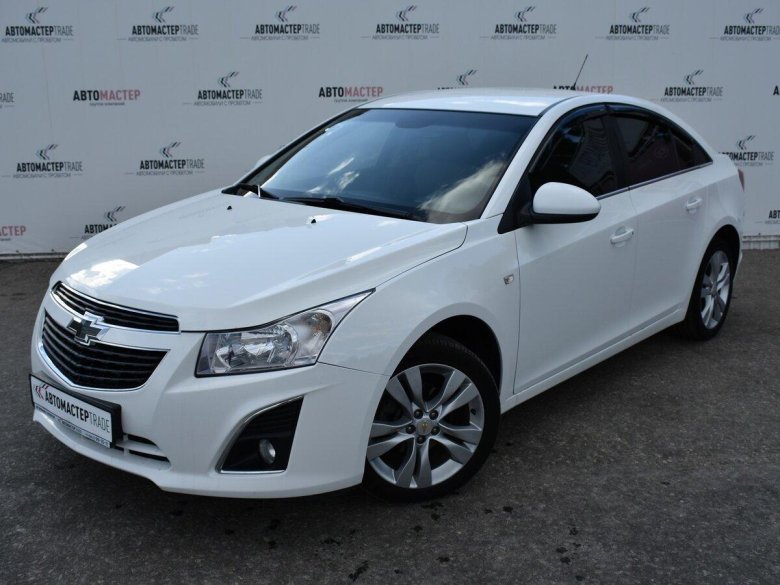 Шевроле Круз 2013 Рестайлинг белый
