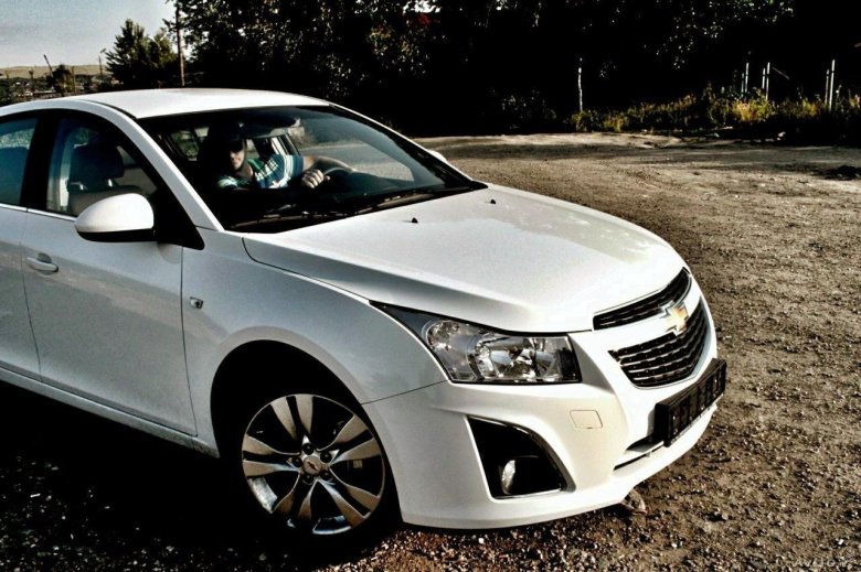 Шевроле Круз 2013 белый