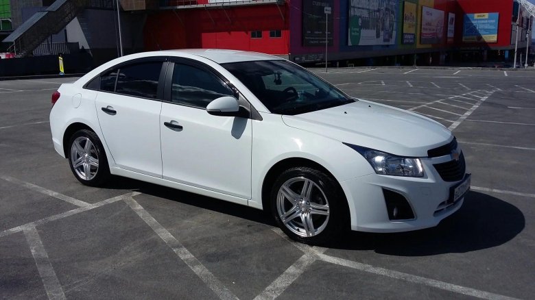 Chevrolet Cruze белый
