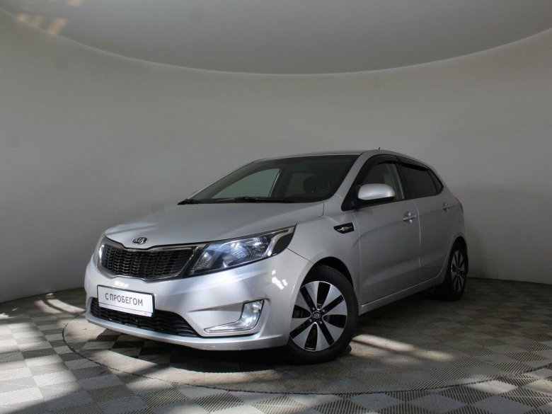 Серебристый Киа Рио экологический класс 4