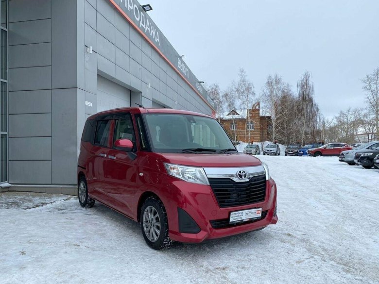 Красная тойота