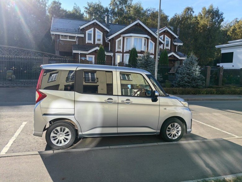 Серая тойота