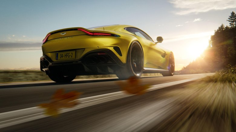 Астон мартин 2025