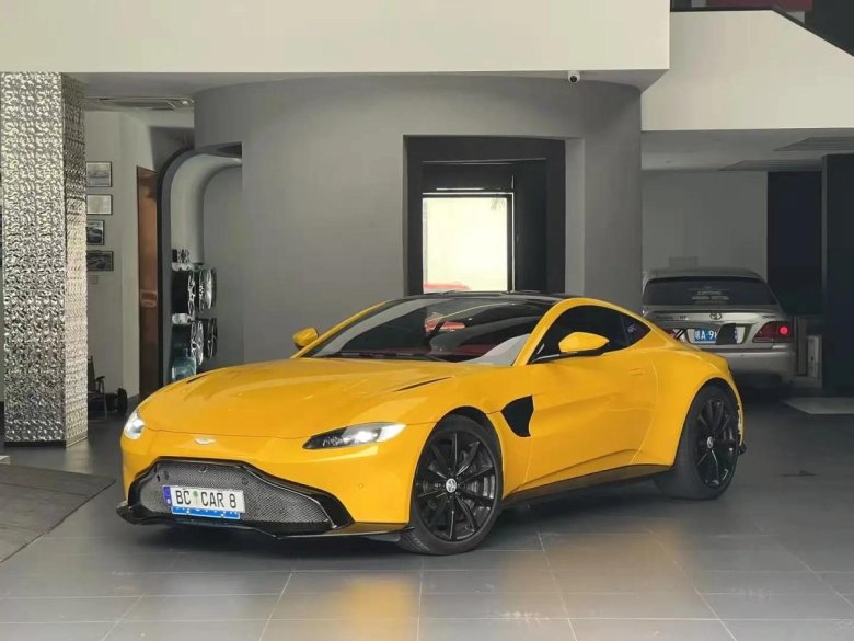Aston martin vantage