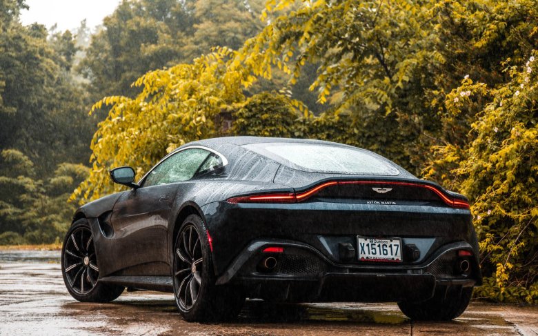 Aston martin vantage 2018