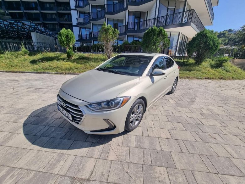 Hyundai elantra 2017