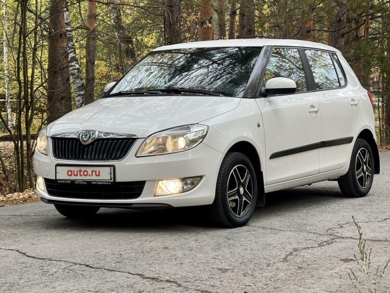 Шкода Фабия 2013 года