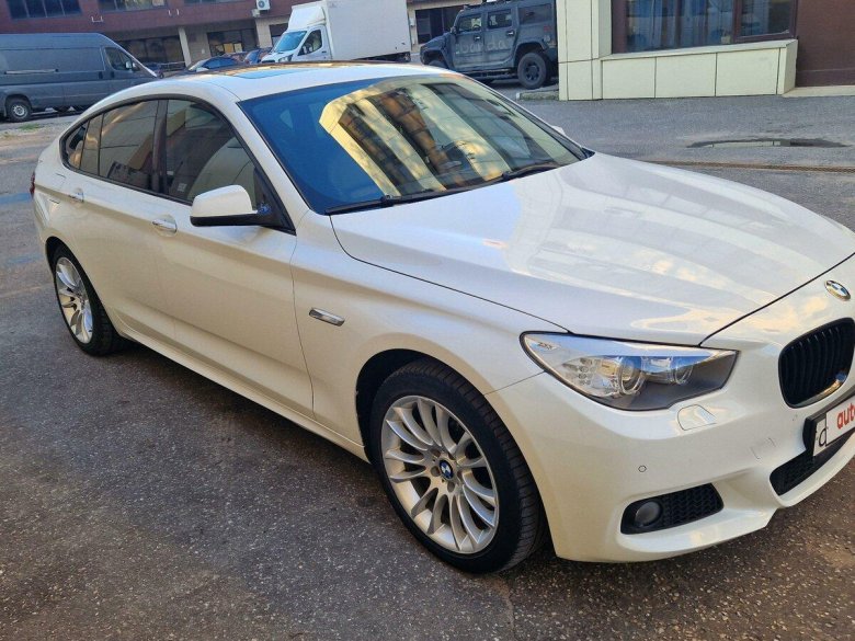 Bmw 5 gt white