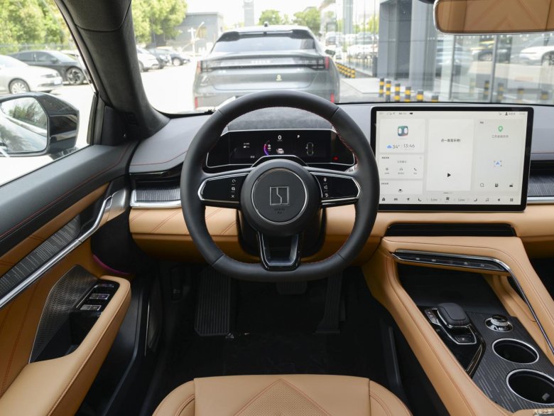 Электромобиль zeekr 001