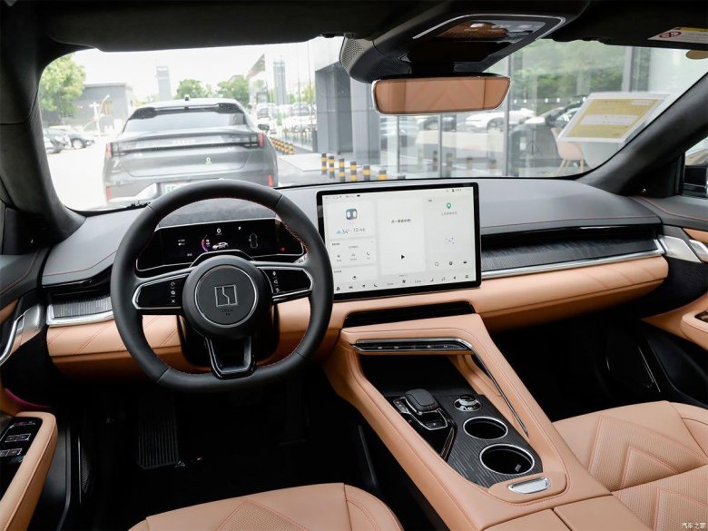 Электромобиль zeekr 001