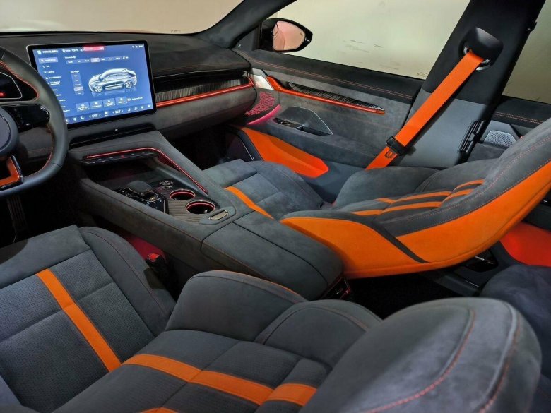 Zeekr 001 100 KWH 2023 оранжевый салон