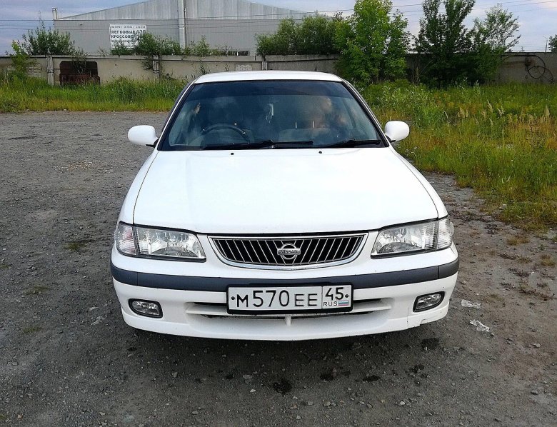 Nissan Sunny 2001